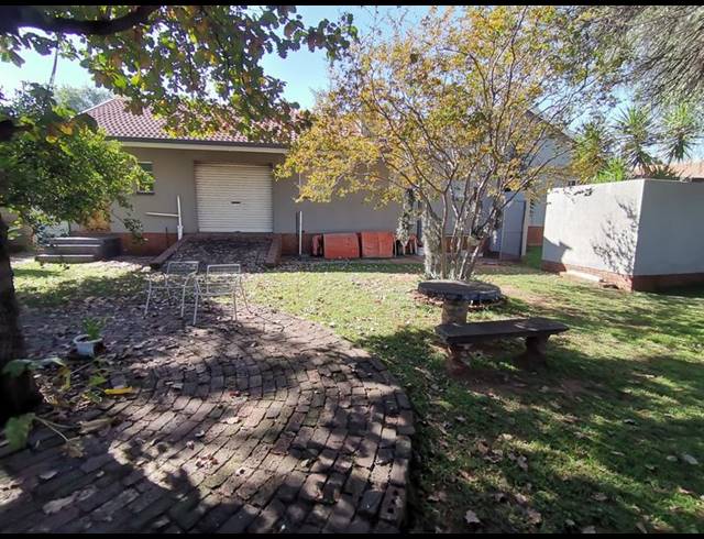 4 BEDROOM HOUSE FOR SALE IN VAALPARK